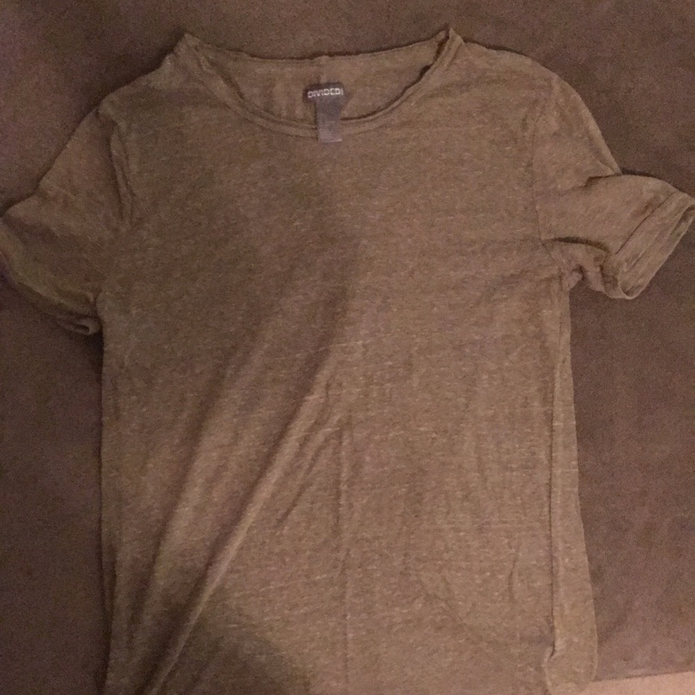 Heather olive green short sleeve shirt